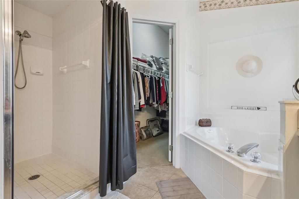 待售: $369,000 (4 贝兹, 3 浴室, 1940 平方英尺)