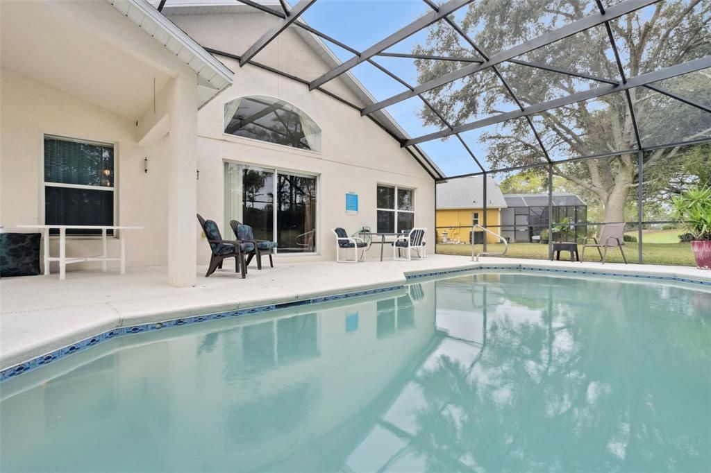 待售: $369,000 (4 贝兹, 3 浴室, 1940 平方英尺)