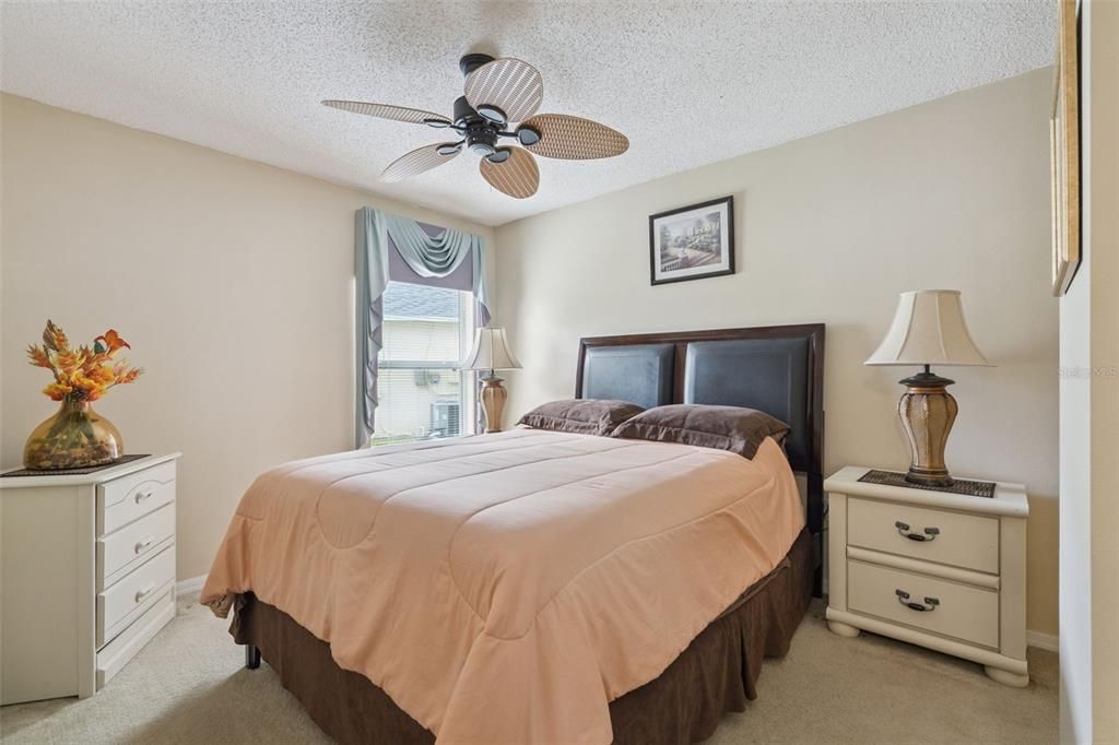 待售: $369,000 (4 贝兹, 3 浴室, 1940 平方英尺)