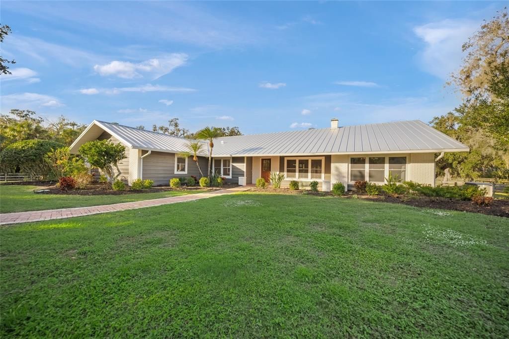 Active With Contract: $1,250,000 (4 beds, 4 baths, 3369 Square Feet)