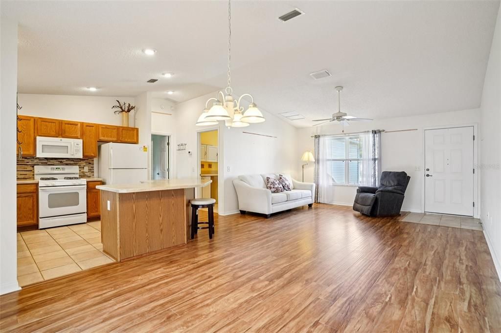 En Venta: $329,900 (3 camas, 2 baños, 1392 Pies cuadrados)