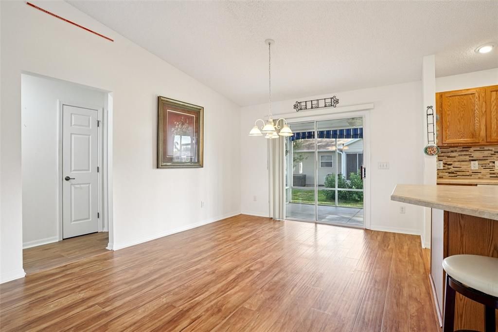 En Venta: $329,900 (3 camas, 2 baños, 1392 Pies cuadrados)