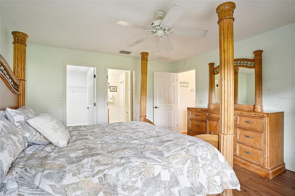 En Venta: $329,900 (3 camas, 2 baños, 1392 Pies cuadrados)