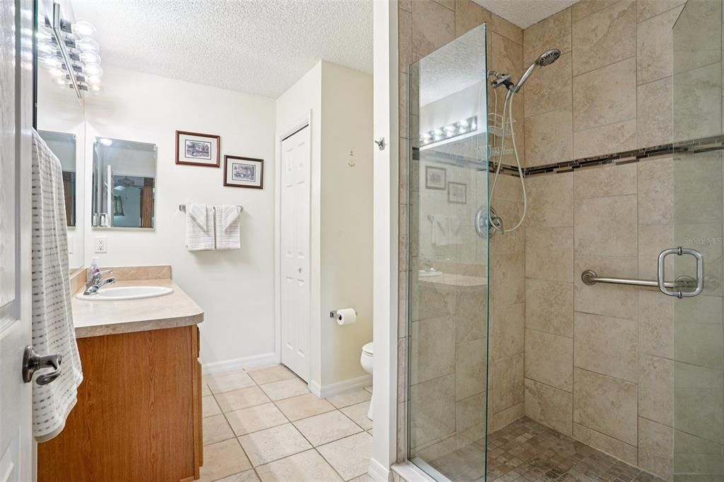 En Venta: $329,900 (3 camas, 2 baños, 1392 Pies cuadrados)