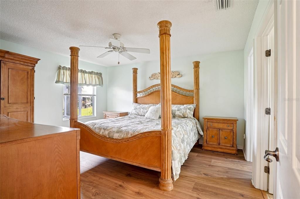 En Venta: $329,900 (3 camas, 2 baños, 1392 Pies cuadrados)