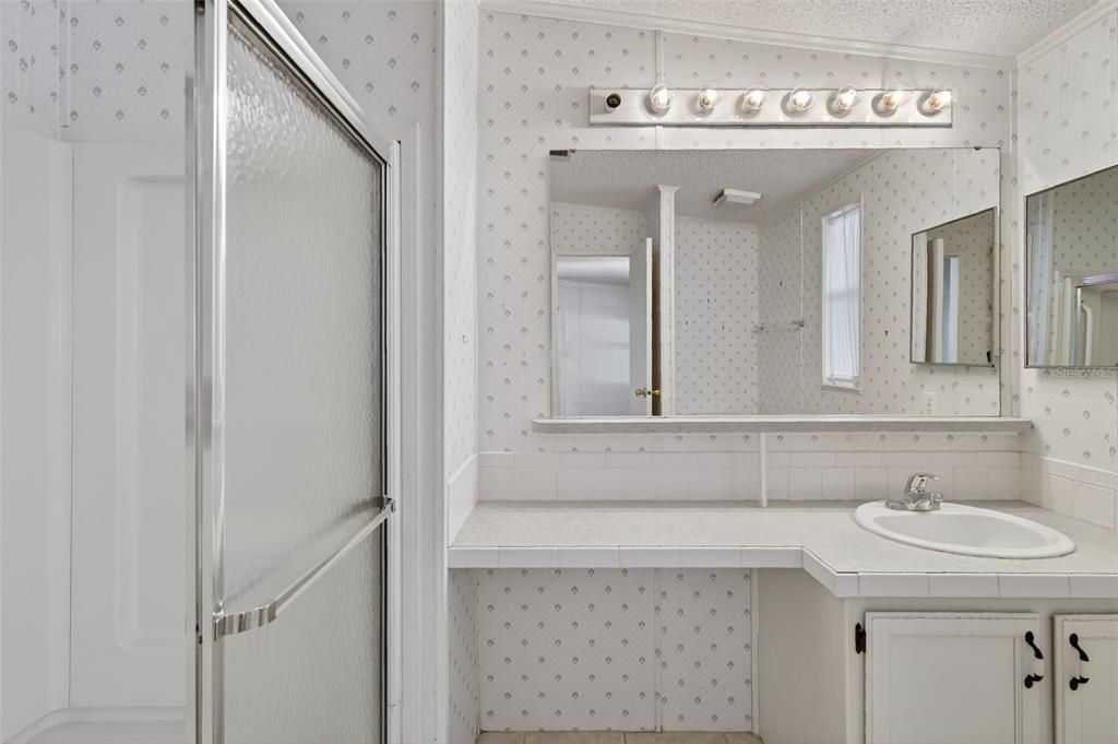 For Sale: $149,900 (2 beds, 2 baths, 1400 Square Feet)