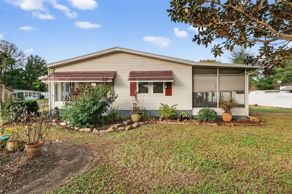 For Sale: $149,900 (2 beds, 2 baths, 1400 Square Feet)