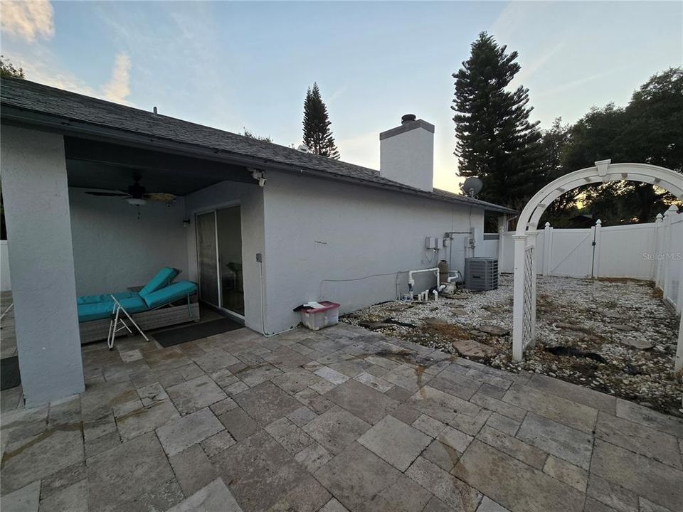 На продажу: $355,000 (3 спален, 2 ванн, 1334 Квадратных фут)