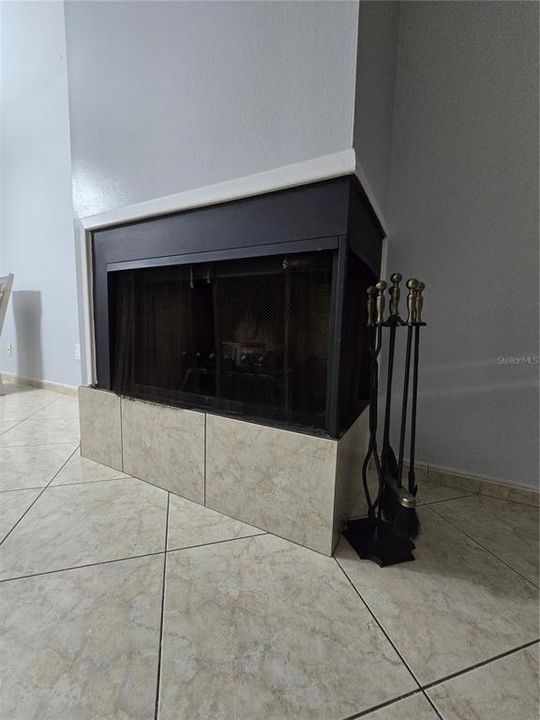 На продажу: $355,000 (3 спален, 2 ванн, 1334 Квадратных фут)