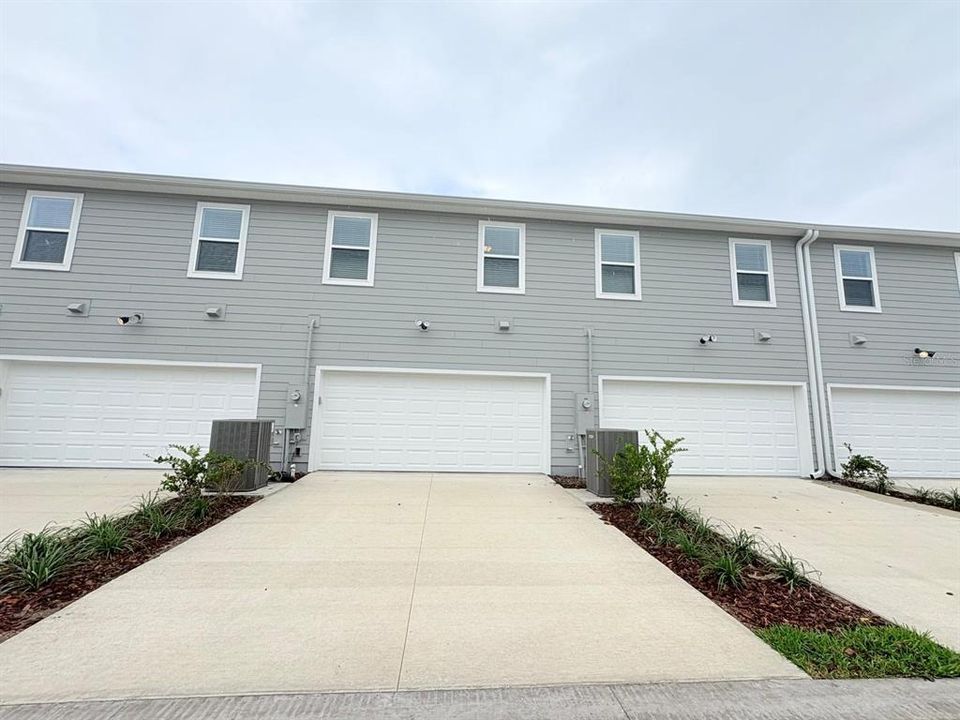 For Rent: $2,200 (3 beds, 2 baths, 1683 Square Feet)