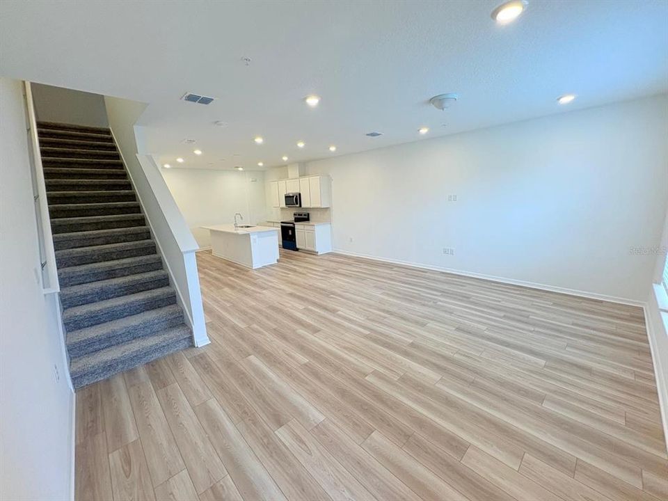 For Rent: $2,200 (3 beds, 2 baths, 1683 Square Feet)