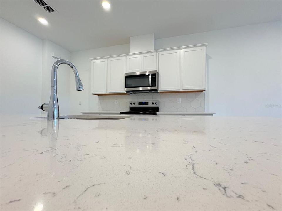 For Rent: $2,200 (3 beds, 2 baths, 1683 Square Feet)