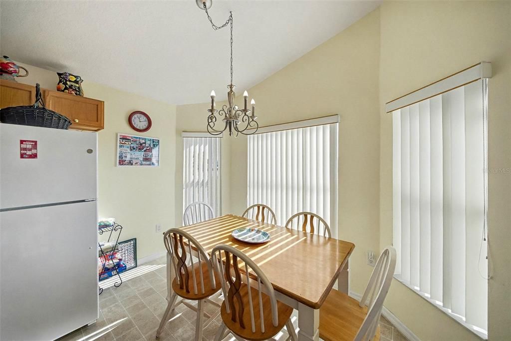 На продажу: $325,000 (2 спален, 2 ванн, 1489 Квадратных фут)