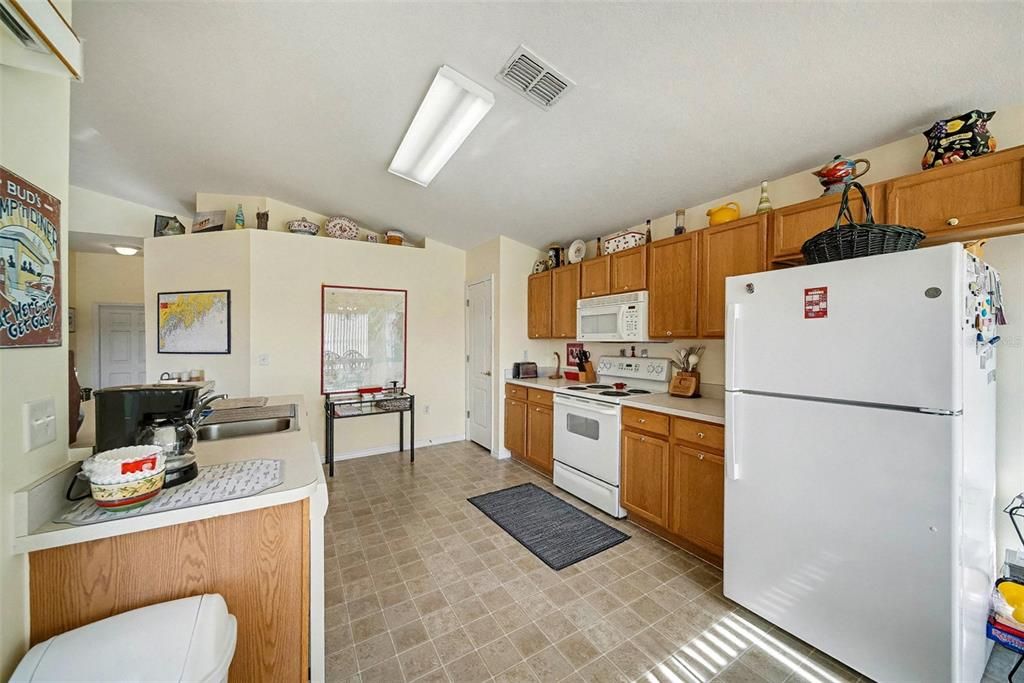 На продажу: $325,000 (2 спален, 2 ванн, 1489 Квадратных фут)