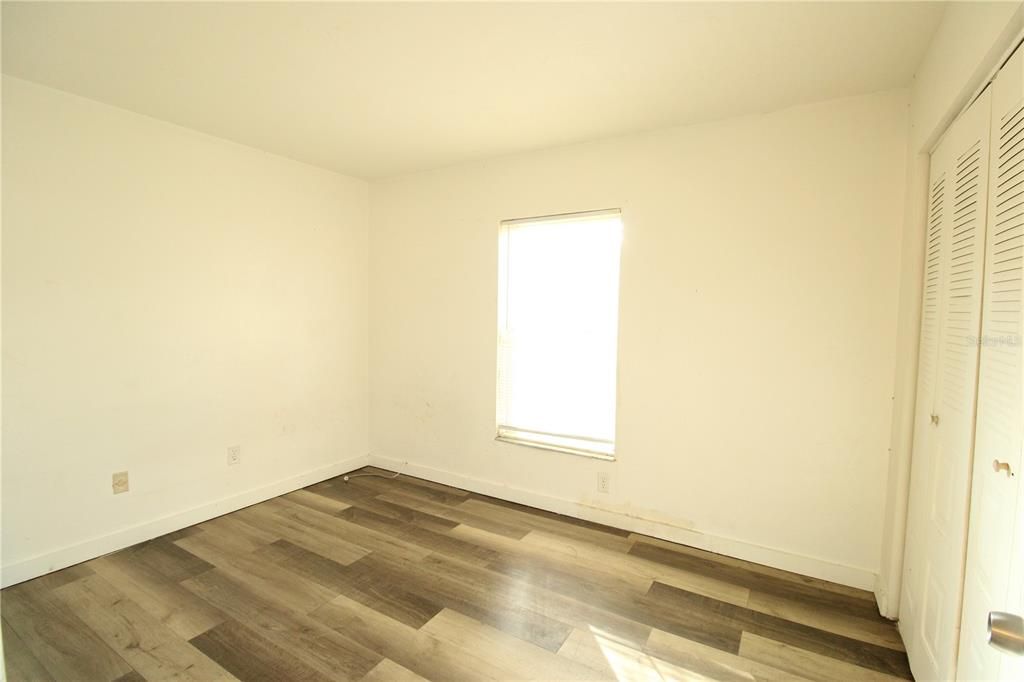 For Rent: $950 (2 beds, 1 baths, 837 Square Feet)