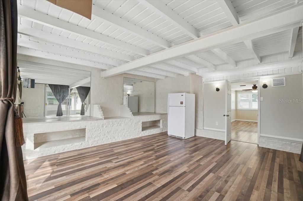 For Sale: $280,000 (3 beds, 1 baths, 1602 Square Feet)