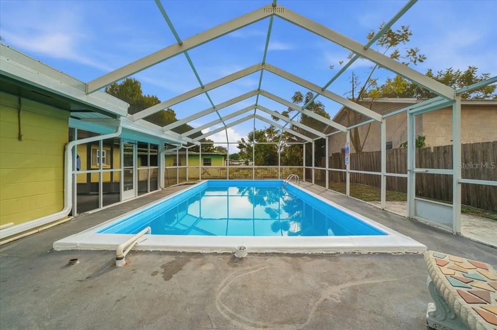 For Sale: $280,000 (3 beds, 1 baths, 1602 Square Feet)