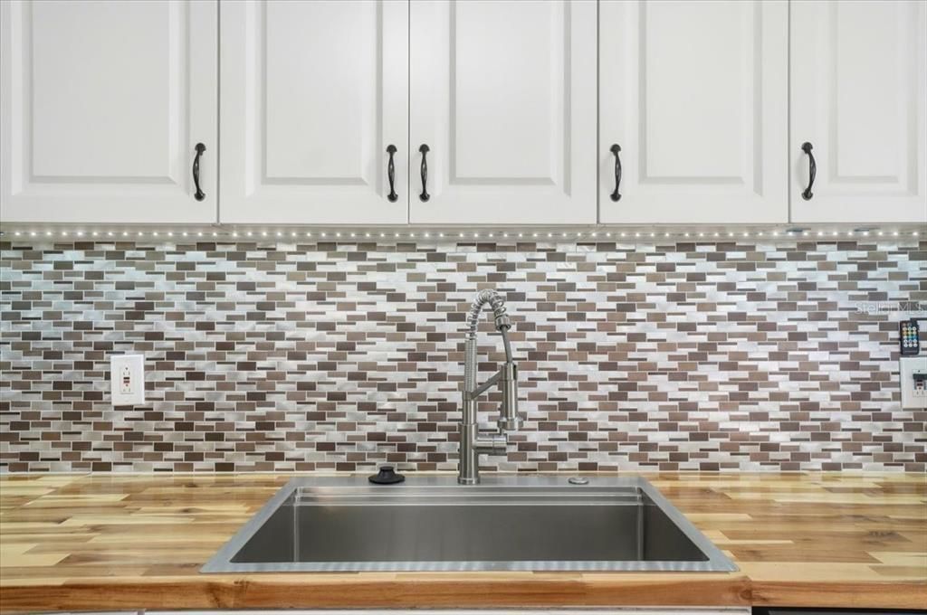 For Sale: $280,000 (3 beds, 1 baths, 1602 Square Feet)