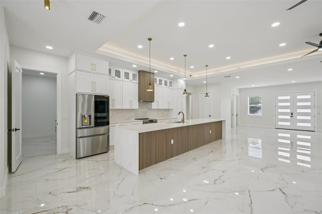 For Sale: $919,900 (4 beds, 2 baths, 2498 Square Feet)