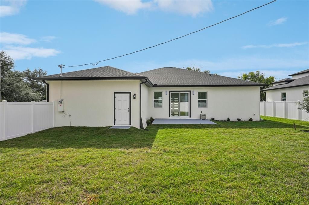 For Sale: $919,900 (4 beds, 2 baths, 2498 Square Feet)