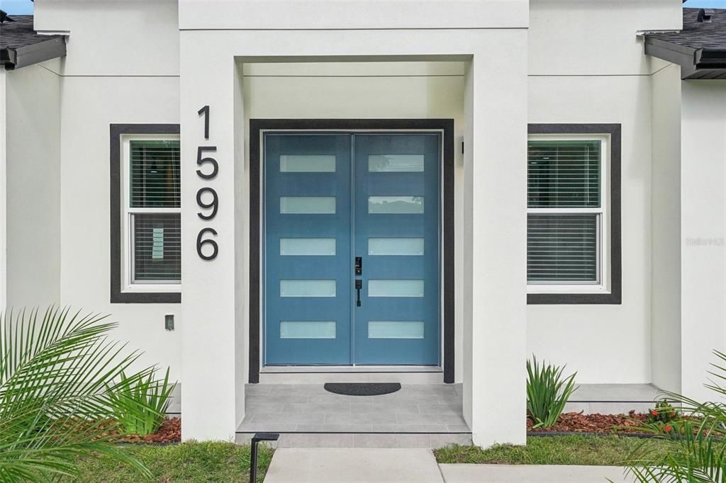 For Sale: $919,900 (4 beds, 2 baths, 2498 Square Feet)