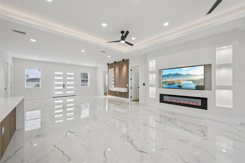 For Sale: $919,900 (4 beds, 2 baths, 2498 Square Feet)