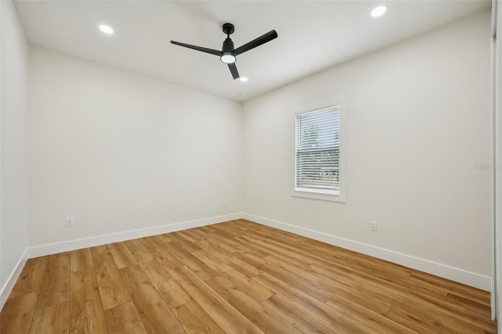 For Sale: $919,900 (4 beds, 2 baths, 2498 Square Feet)