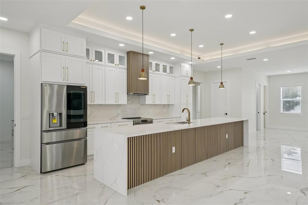 For Sale: $919,900 (4 beds, 2 baths, 2498 Square Feet)