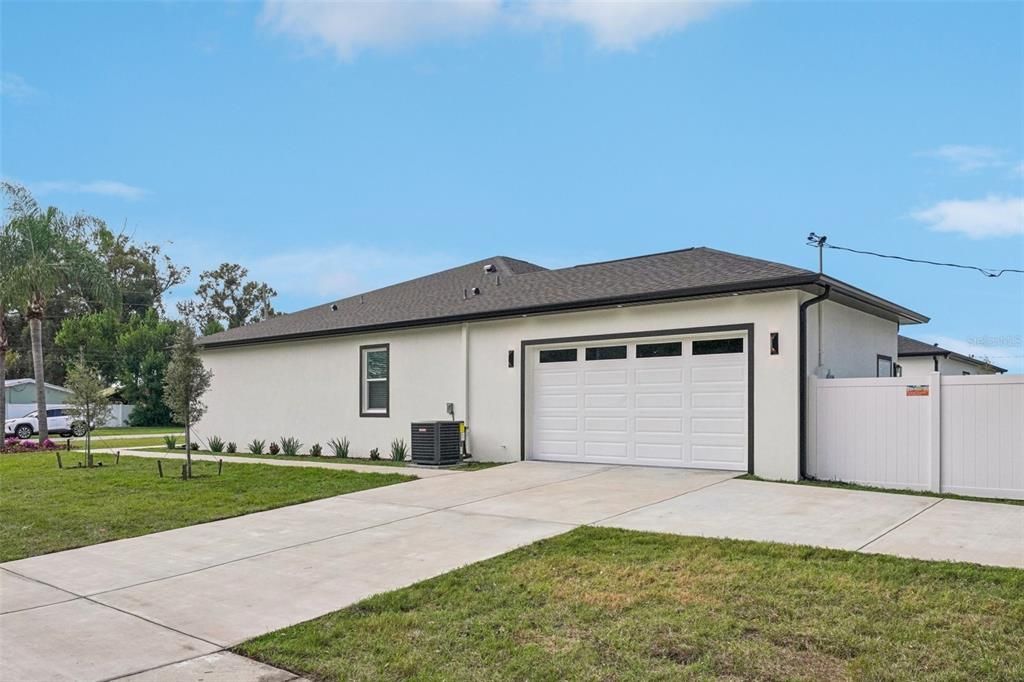 For Sale: $919,900 (4 beds, 2 baths, 2498 Square Feet)