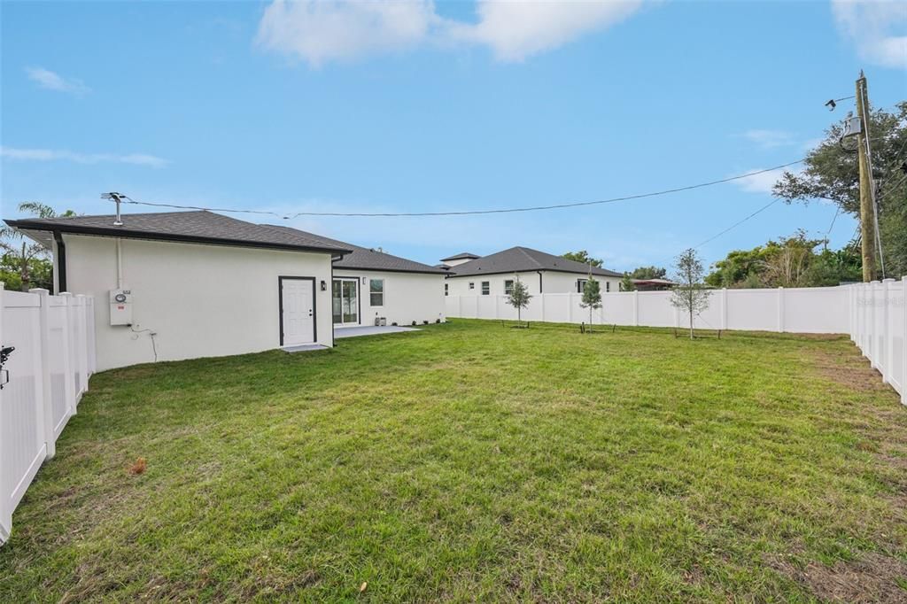 For Sale: $919,900 (4 beds, 2 baths, 2498 Square Feet)