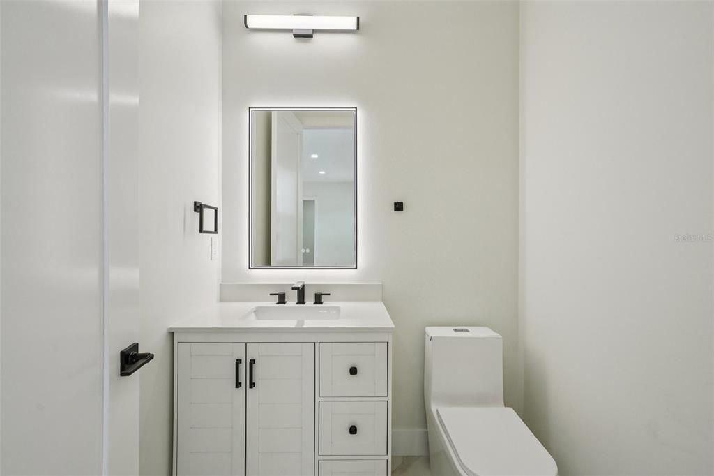 For Sale: $919,900 (4 beds, 2 baths, 2498 Square Feet)