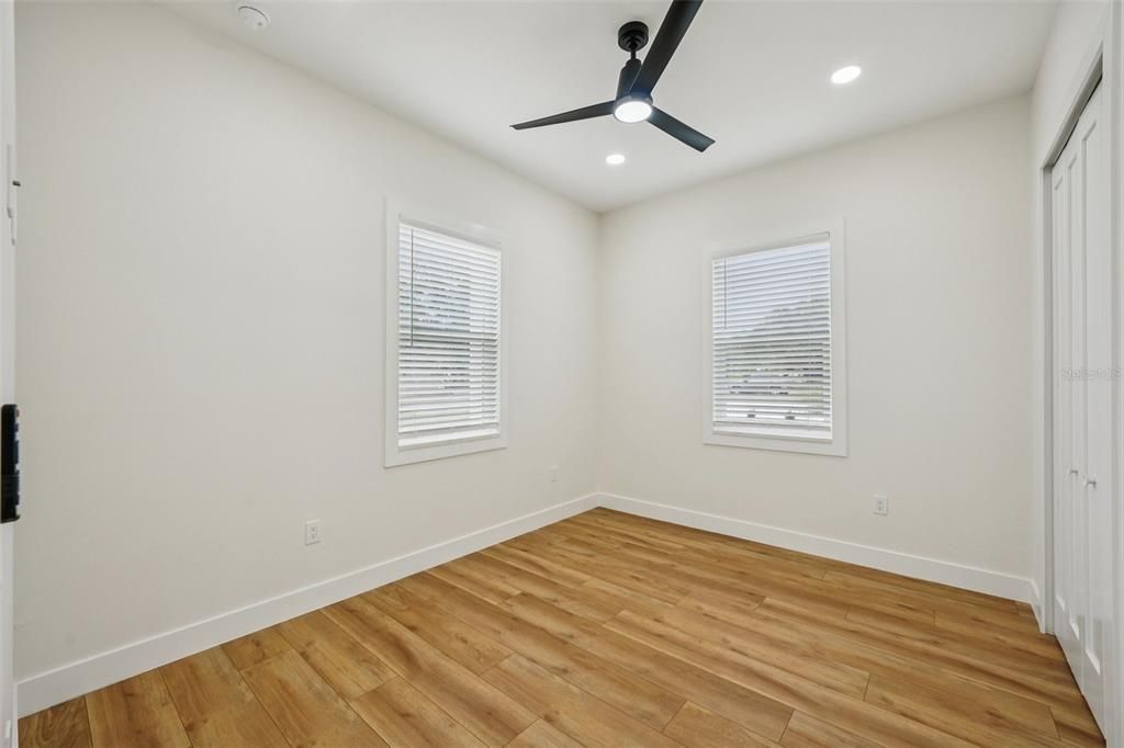 For Sale: $919,900 (4 beds, 2 baths, 2498 Square Feet)