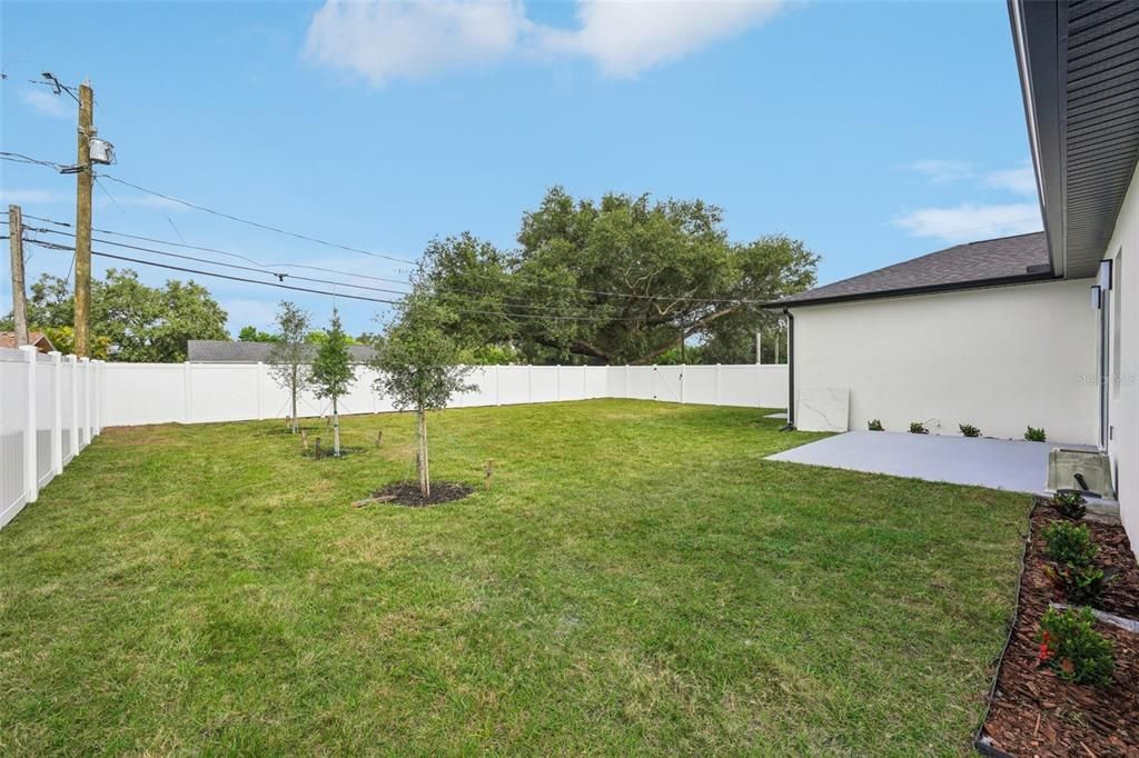 For Sale: $919,900 (4 beds, 2 baths, 2498 Square Feet)