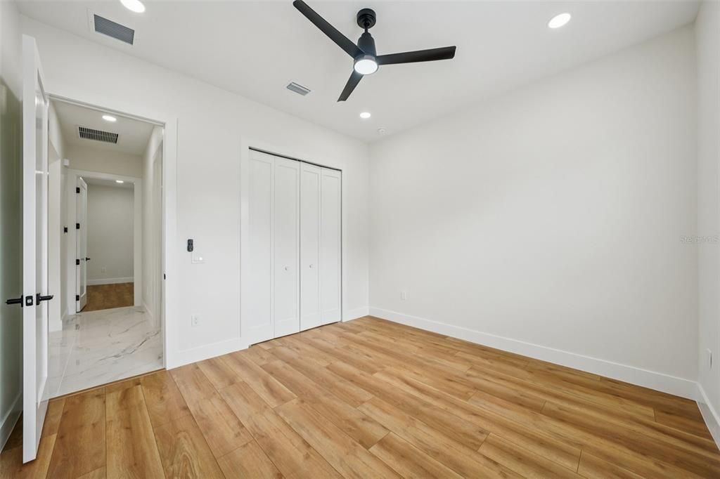 For Sale: $919,900 (4 beds, 2 baths, 2498 Square Feet)