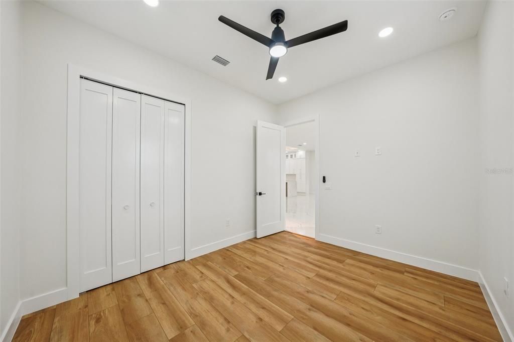 For Sale: $919,900 (4 beds, 2 baths, 2498 Square Feet)