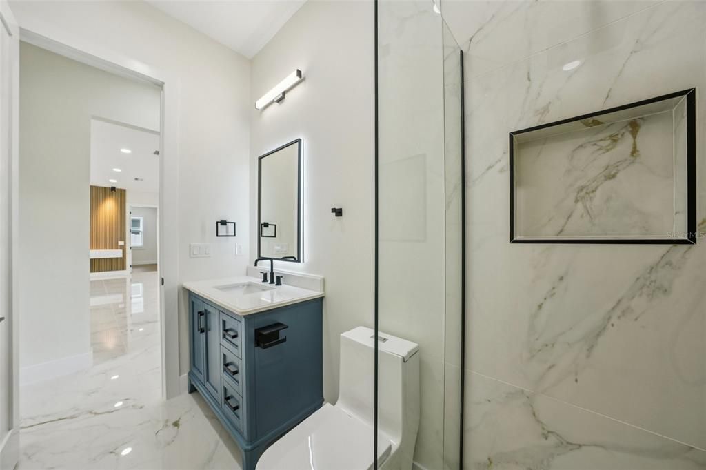 For Sale: $919,900 (4 beds, 2 baths, 2498 Square Feet)