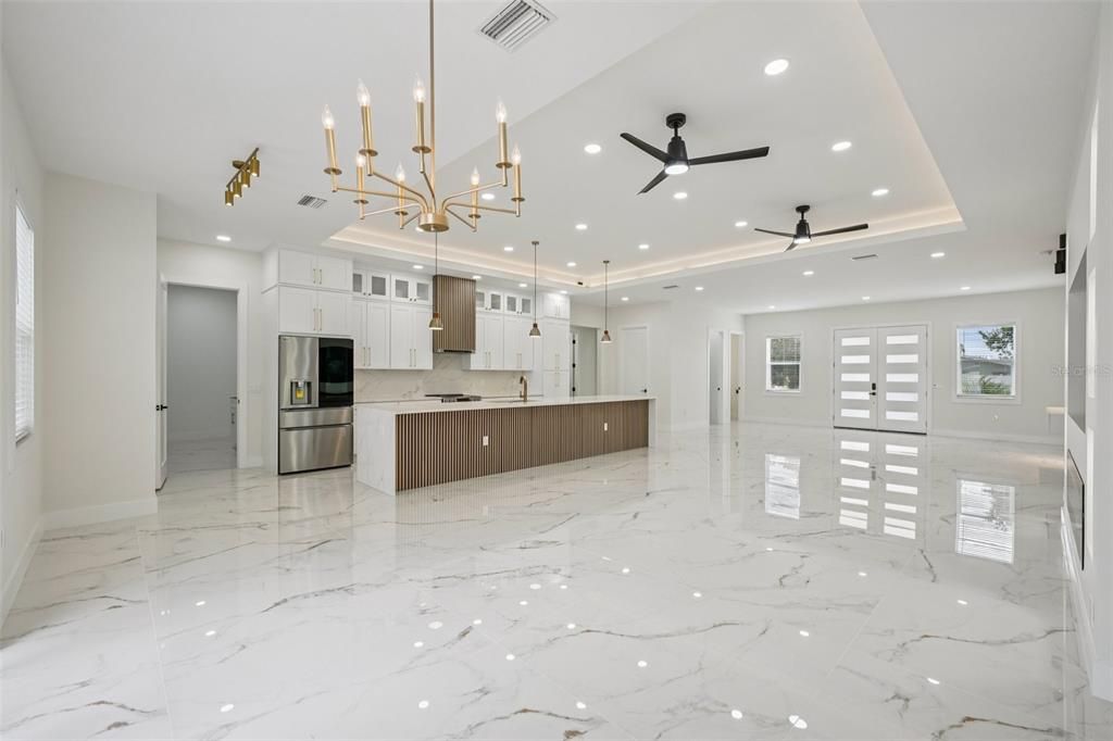 For Sale: $919,900 (4 beds, 2 baths, 2498 Square Feet)