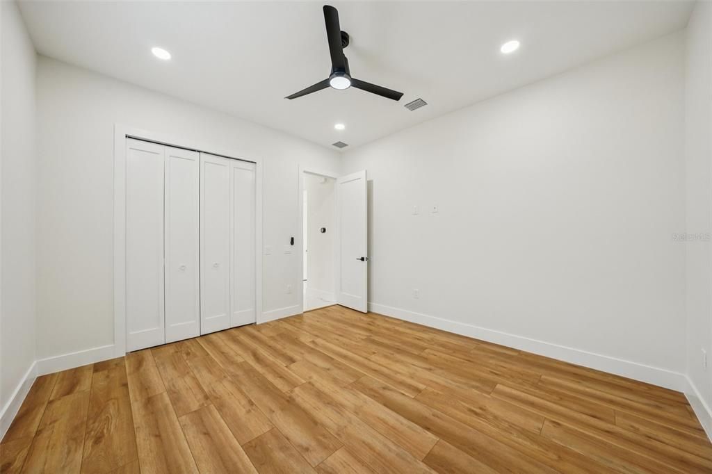 For Sale: $919,900 (4 beds, 2 baths, 2498 Square Feet)