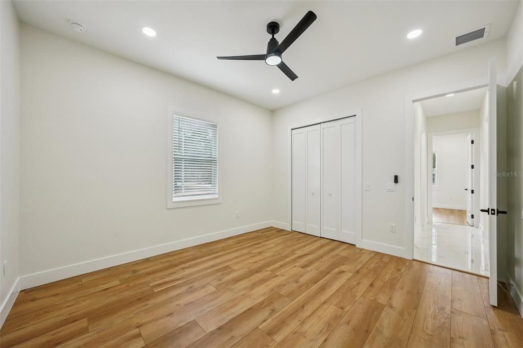 For Sale: $919,900 (4 beds, 2 baths, 2498 Square Feet)