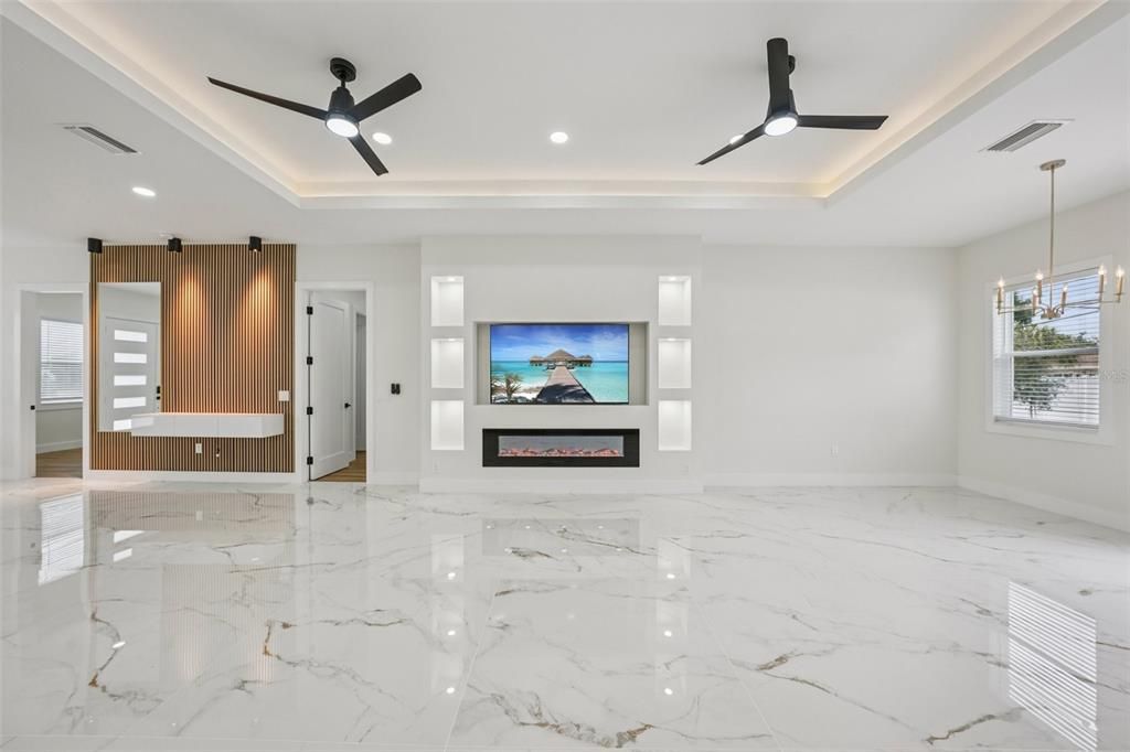 For Sale: $919,900 (4 beds, 2 baths, 2498 Square Feet)