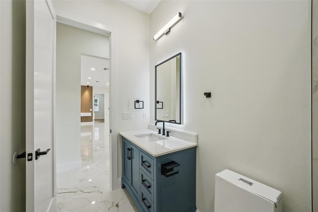 For Sale: $919,900 (4 beds, 2 baths, 2498 Square Feet)