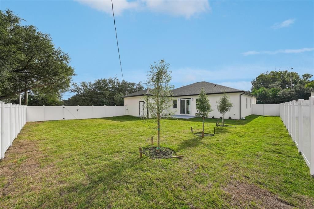 For Sale: $919,900 (4 beds, 2 baths, 2498 Square Feet)