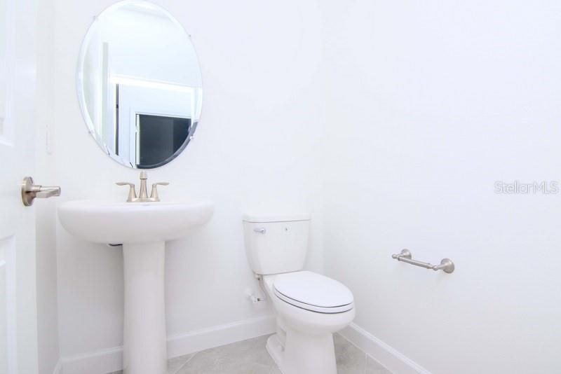 For Rent: $3,000 (5 beds, 2 baths, 2251 Square Feet)