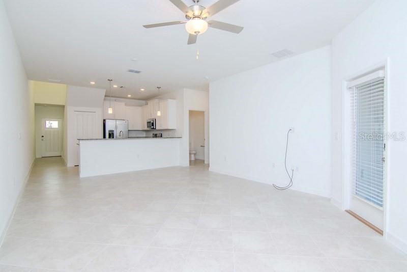 For Rent: $3,000 (5 beds, 2 baths, 2251 Square Feet)