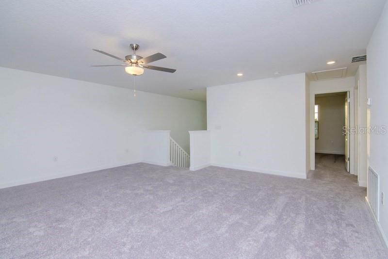 For Rent: $3,000 (5 beds, 2 baths, 2251 Square Feet)