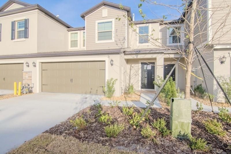 For Rent: $3,000 (5 beds, 2 baths, 2251 Square Feet)