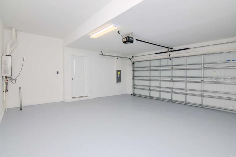 For Rent: $3,000 (5 beds, 2 baths, 2251 Square Feet)