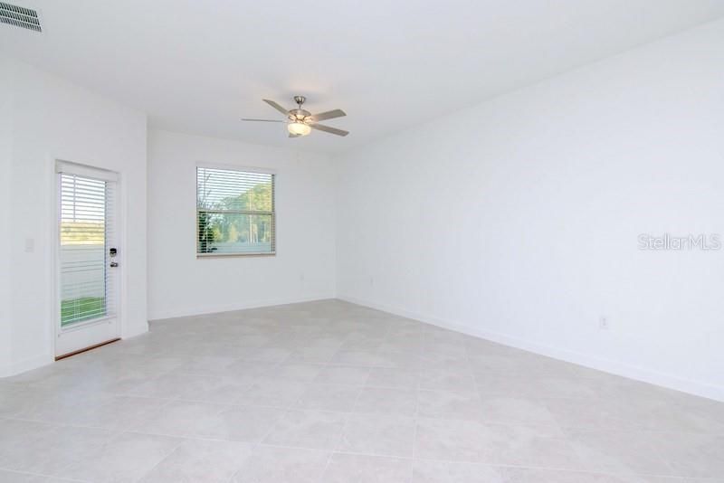 For Rent: $3,000 (5 beds, 2 baths, 2251 Square Feet)