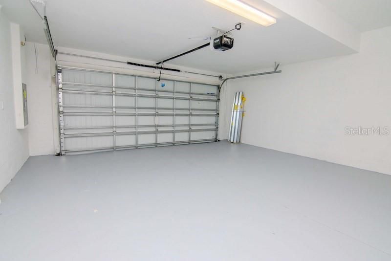 For Rent: $3,000 (5 beds, 2 baths, 2251 Square Feet)