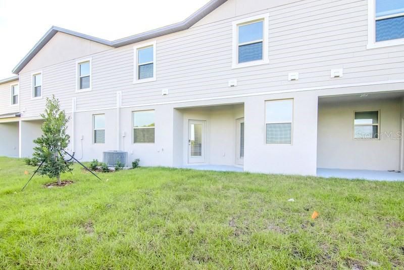 For Rent: $3,000 (5 beds, 2 baths, 2251 Square Feet)